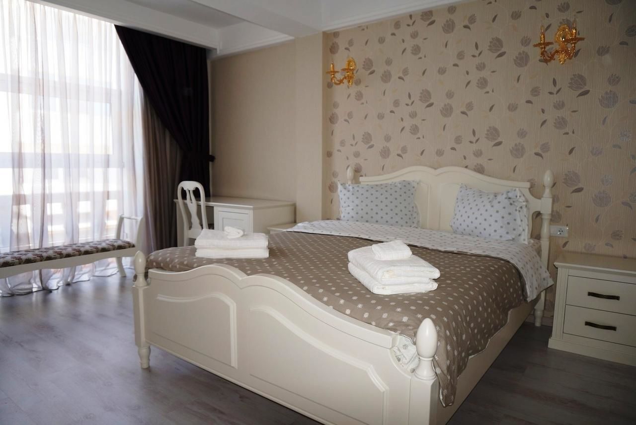 Отель Romantic Boutique Hotel Фокшани