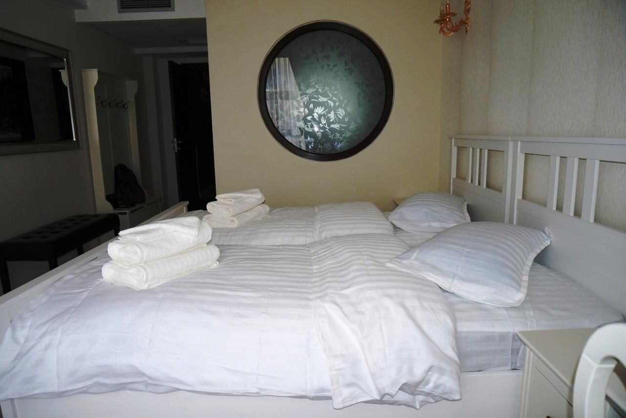 Отель Romantic Boutique Hotel Фокшани-32